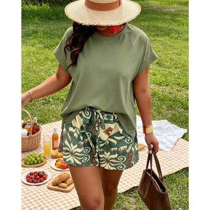 Women’s Plus Size Two-Piece Set with Batwing Top & Printed Shorts